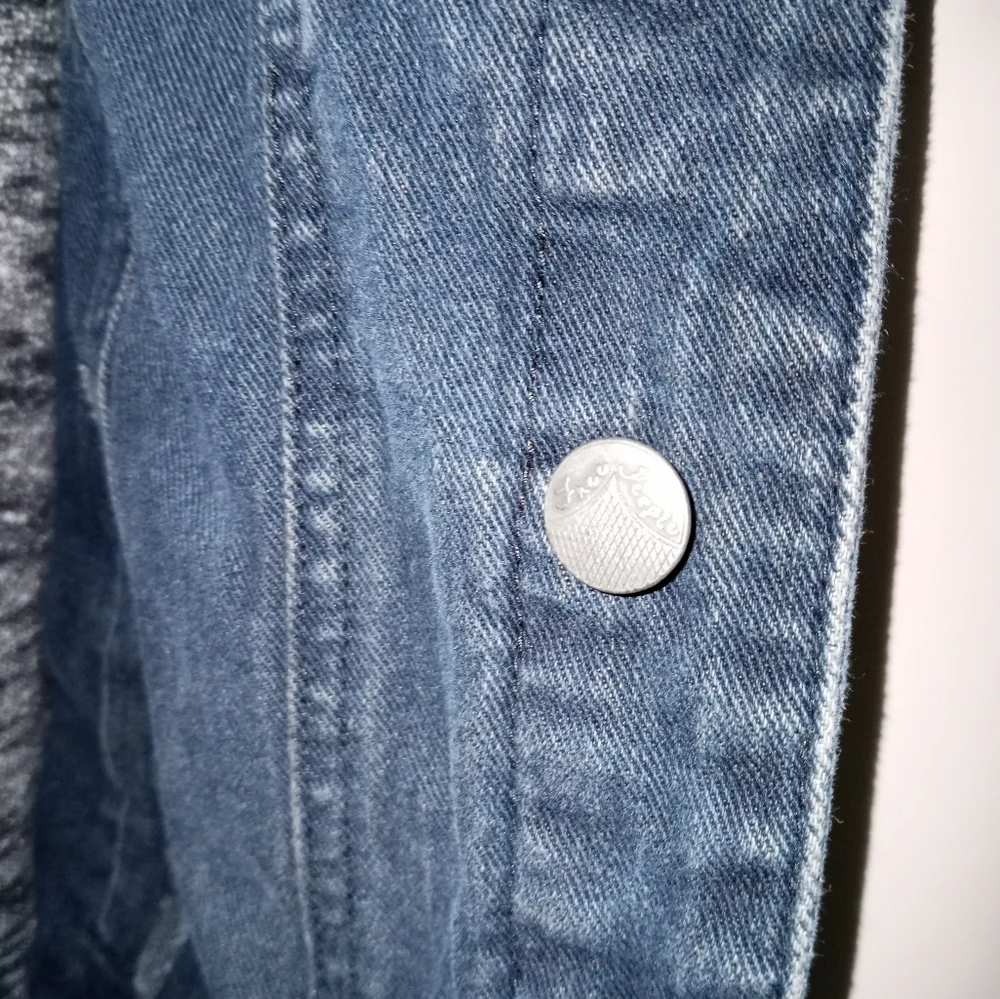 Free people denim jean jacket with hood size small - Picture 10 of 10